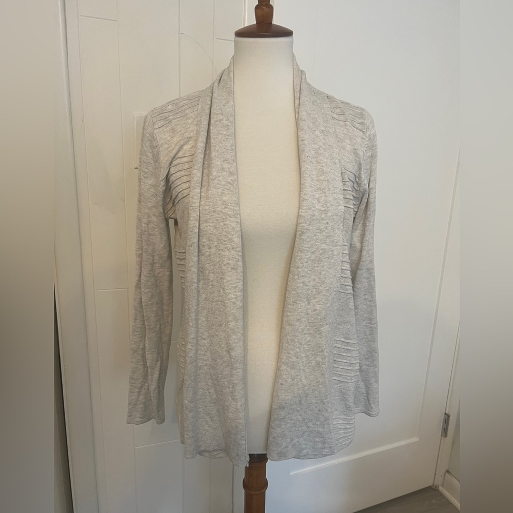 Evolution By Cyrus Light Gray Open Cardigan Size Medium
